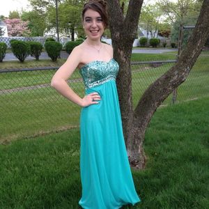 Elegantly slutty Amanda Edwards