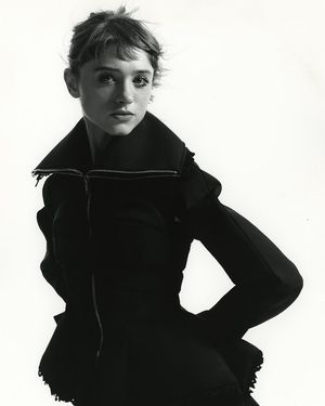 Natalia Dyer – Behind the Blinds Magazine June 2022(5)