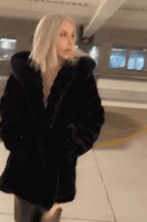 Simonilicious public flashing