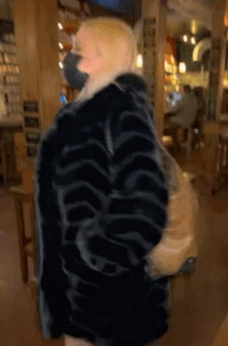 Simonilicious public flashing