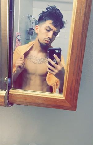 Guy for matures and milfs (check my pins too see cock)