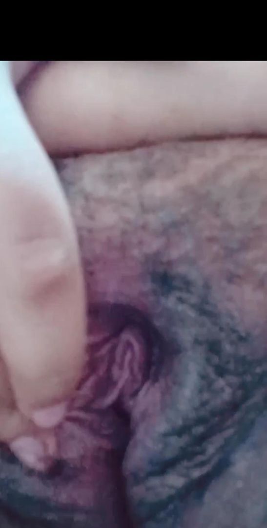 A screenshot from a video of my chubby pussy. Do you like it?