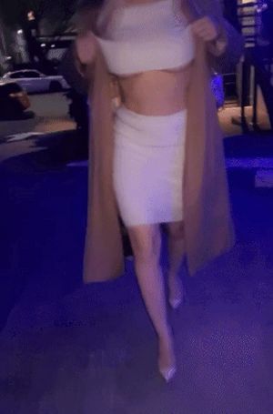 Simonilicious public flashing