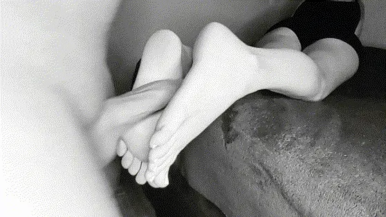 Penis between her Feet
