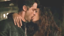 This guy made a big ERROR trying to snog bad hot babe Angélica Celaya!