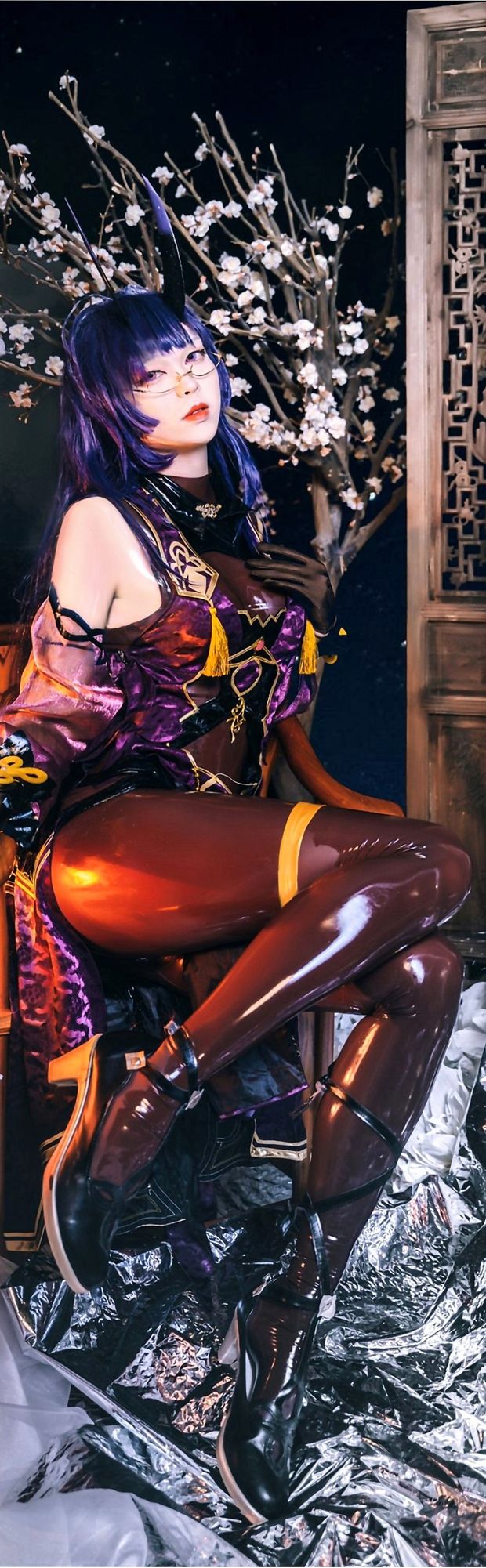 Asian-latex fetish-latex