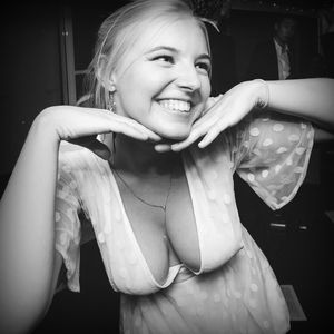 She Knows How to Work It