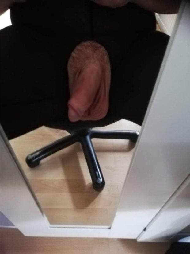 My big cock wants some nudes!