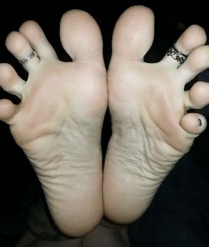 Beautiful Scrunched Soles