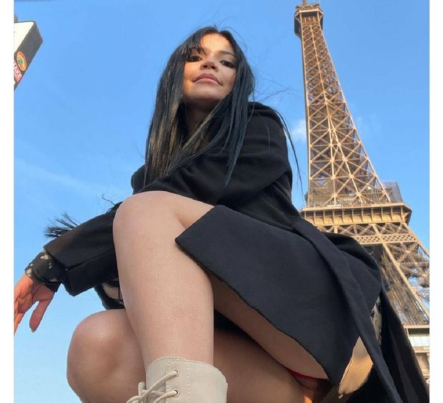 lily pussy upskirt