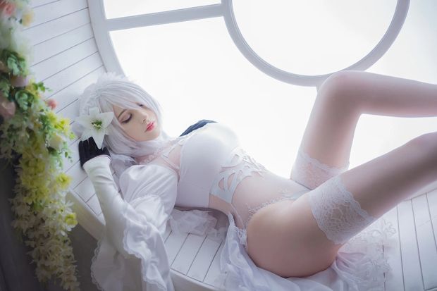 Saya the Fox - 2B white
