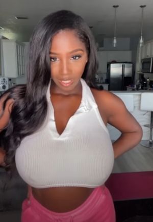 Ellie Mae white top pokies