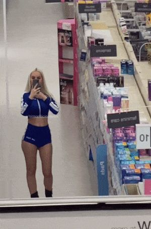 Simonilicious public flashing