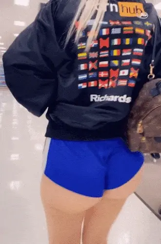 Simonilicious public flashing