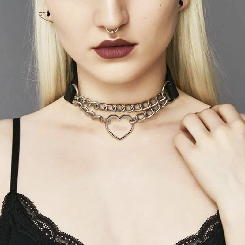Daytime collar to be worn when leaving the house