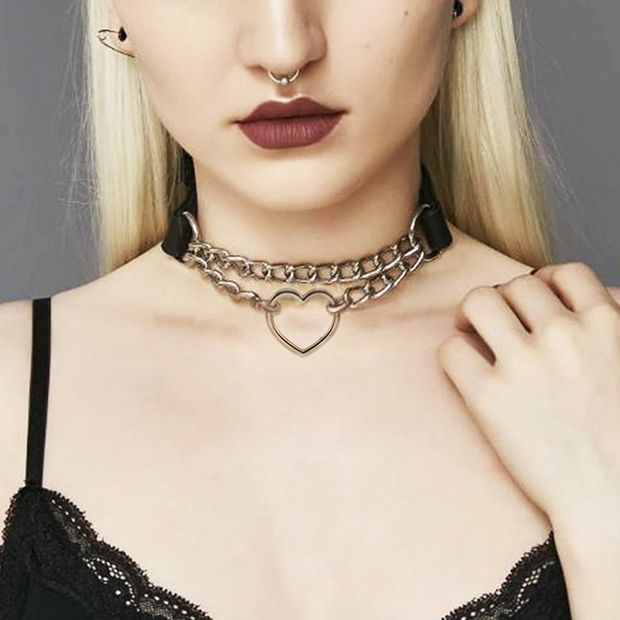 Daytime collar to be worn when leaving the house