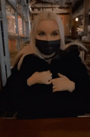 Simonilicious public flashing