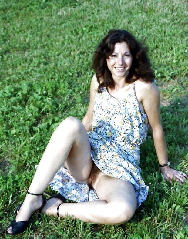 A nice shot of Rita giving us a nice upskirt glimpse of her hairy snatch