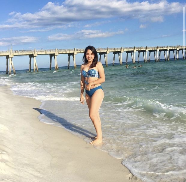 Latina Jennipher in bikini