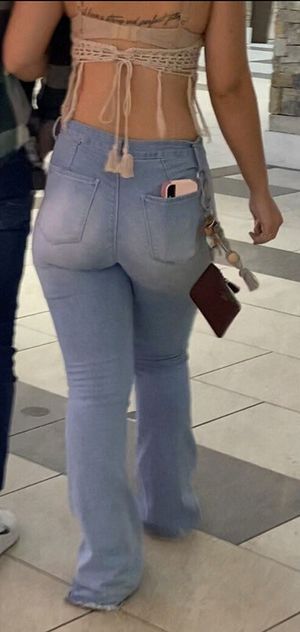 Busty Wide Jeans 2