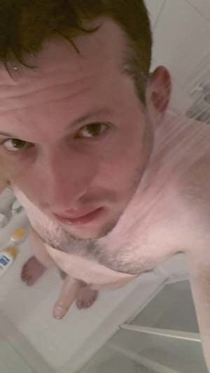 PÉDALES SOUS LA DOUCHE