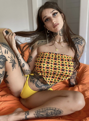 Barista Nicole looks dumb as a rock (but with tits like that who cares?)