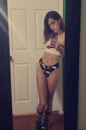 Naomi Dee selfie