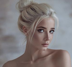 Going on a call to a client, she didn't expect to see her naked older brother on the doorstep. The money was paid, the job had to be done.