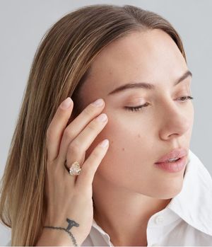 Scarlett Johnasson Sexy Face