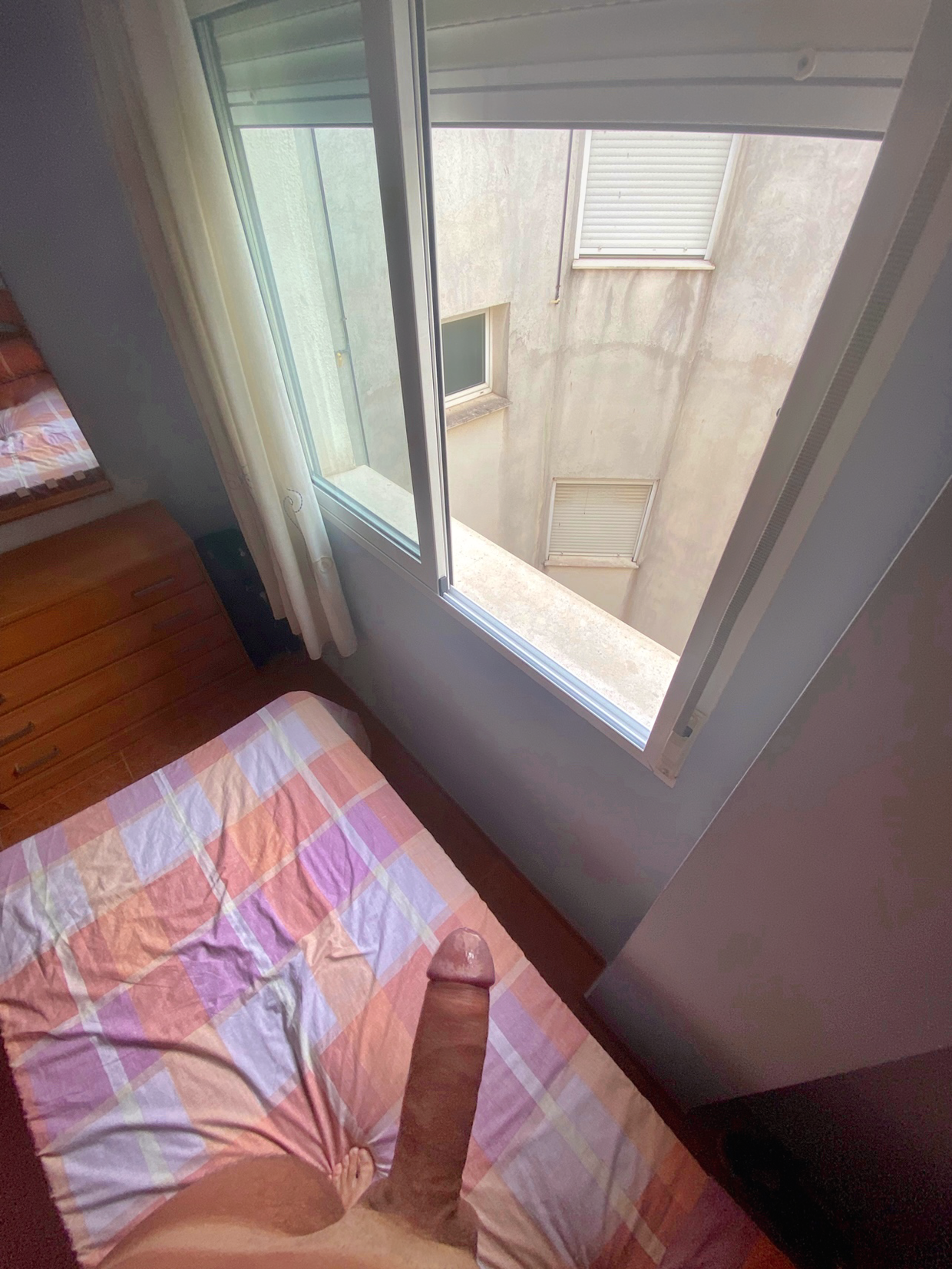 Would my pee reach the window?