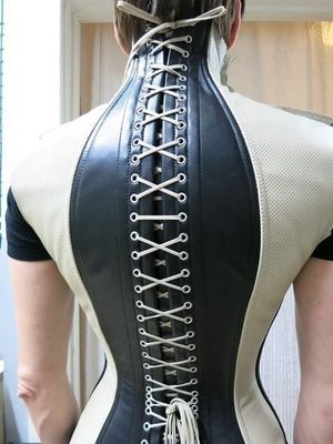 Adore how restrictive this corset is