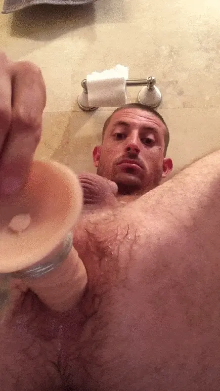 axelthrob:Mmmm just slides right out