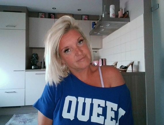 webcamsex met alexxiatje sint-niklaas