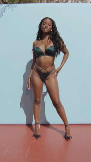Justine Skye in Victoria’s Secret bra and panties
