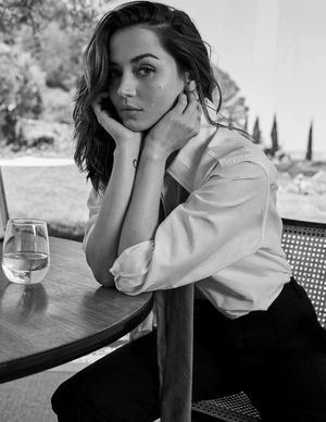 Ana De Armas Madame Figaro 2022(12)