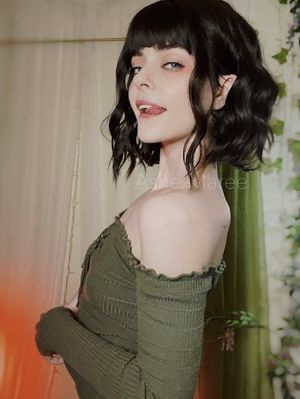 Ashe Maree as an Elf