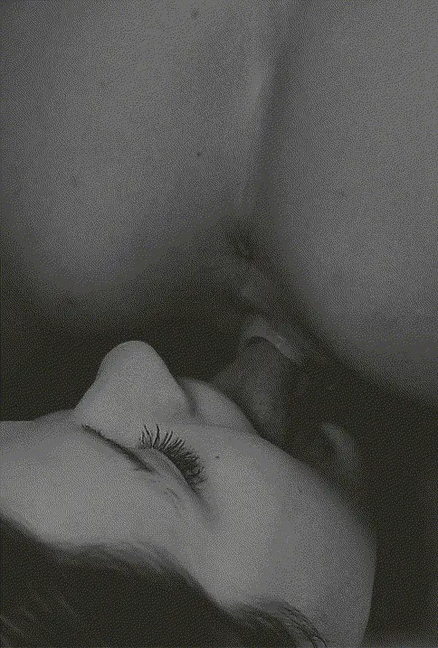 riding her face