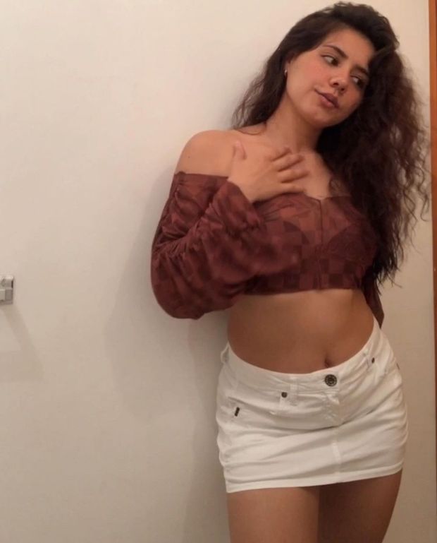 Teen Daniela miniskirt slut 2