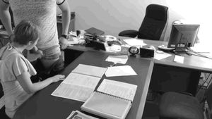 I’ve noticed my wife’s boss is always buying her gifts, flowers, chocolates, lunches etc, wonder if my wife is doing anything for him