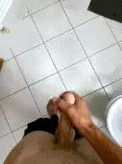 des bonnes giclées dans le lavabo