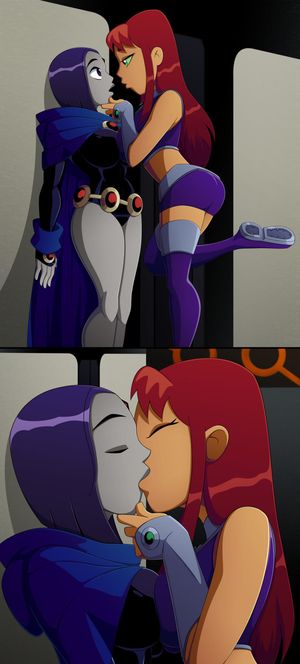Starfire and Raven kiss