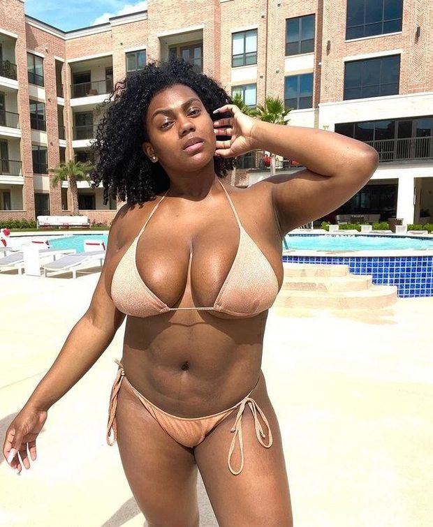 Kiera Nicole looking busty in her bikini