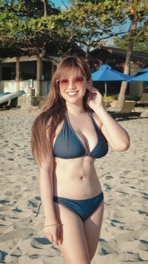 Beach babe Rian Gonzales 2