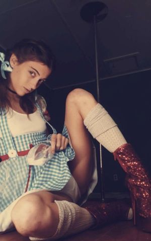 Naomi Dee Dorothy cosplay 4