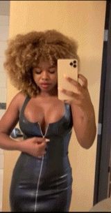 A total ebony cutie frees the ladies