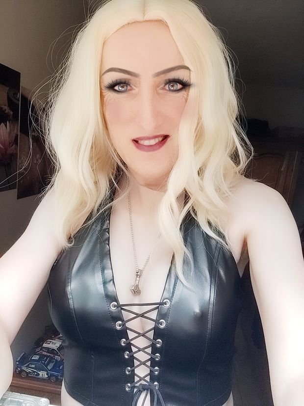 Blonde sexy avec un cul incroyable