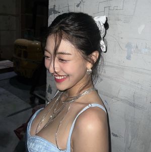 Jihyo ????