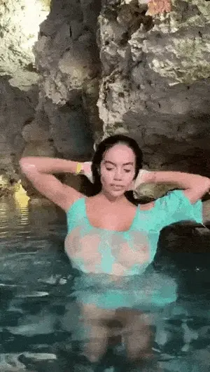 Muslim tits