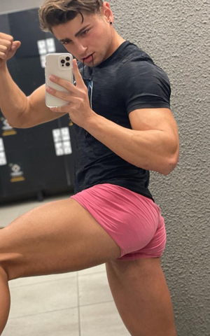 Boyshorts selfie