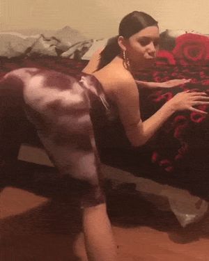 Latina twerking
